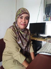 Yumnas, S.Pd. : Staf TU